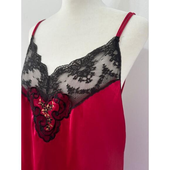 Vintage Vanity Fair Nightgown black Lace and Shiny red Satin USA Slip Gown large - Picture 6 of 8